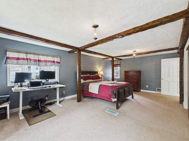 12 Griffin Terr, Weymouth, MA 02190