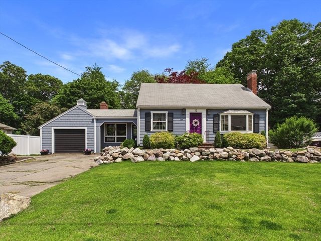 12 Griffin Terr, Weymouth, MA 02190