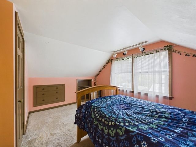 12 Griffin Terr, Weymouth, MA 02190