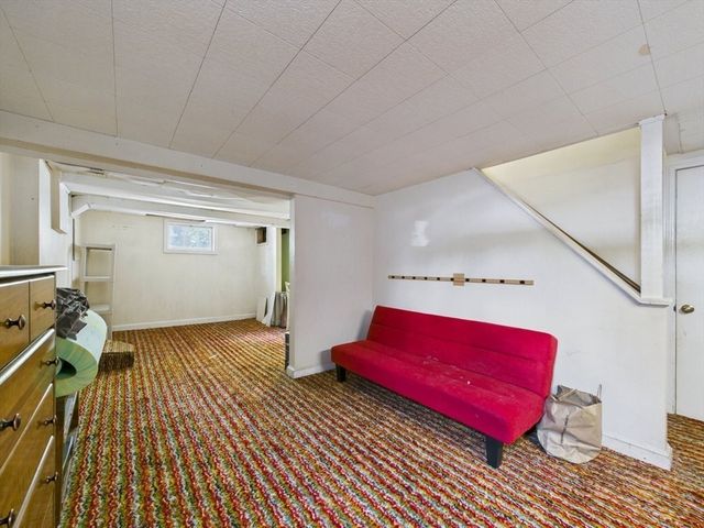 12 Griffin Terr, Weymouth, MA 02190