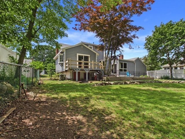 12 Griffin Terr, Weymouth, MA 02190