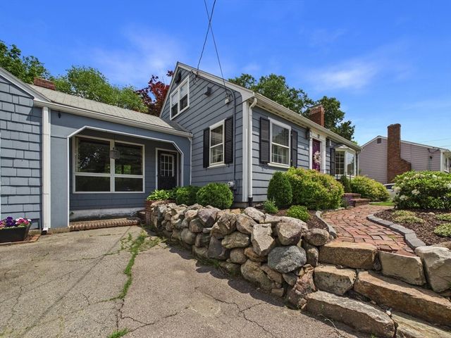 12 Griffin Terr, Weymouth, MA 02190