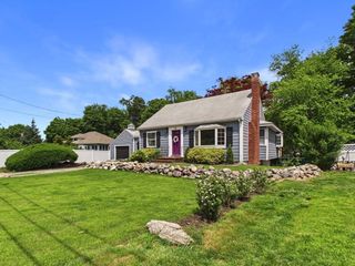12 Griffin Terr, Weymouth, MA 02190