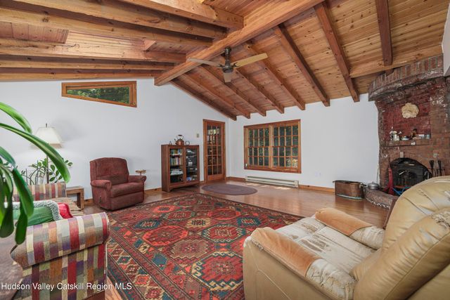 357 Chestnut Hill Road, Woodstock, NY 12498