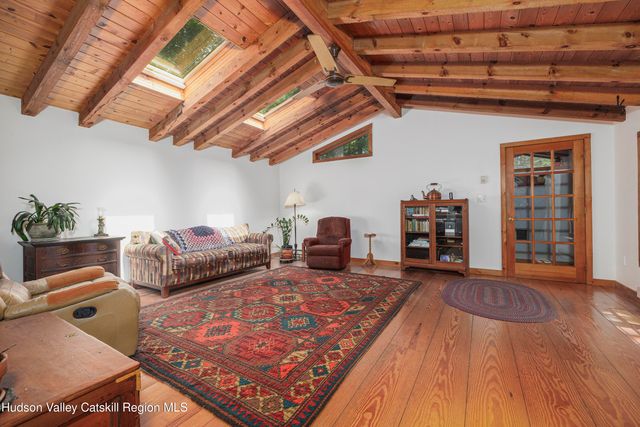 357 Chestnut Hill Road, Woodstock, NY 12498