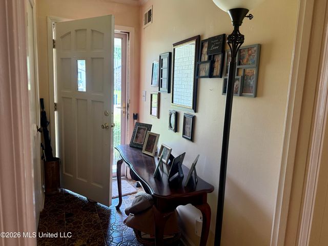 8512 Bridgewood Drive, Southaven, MS 38671