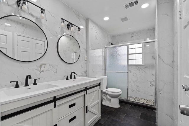 5841 FOXDALE RD, Memphis, TN 38115