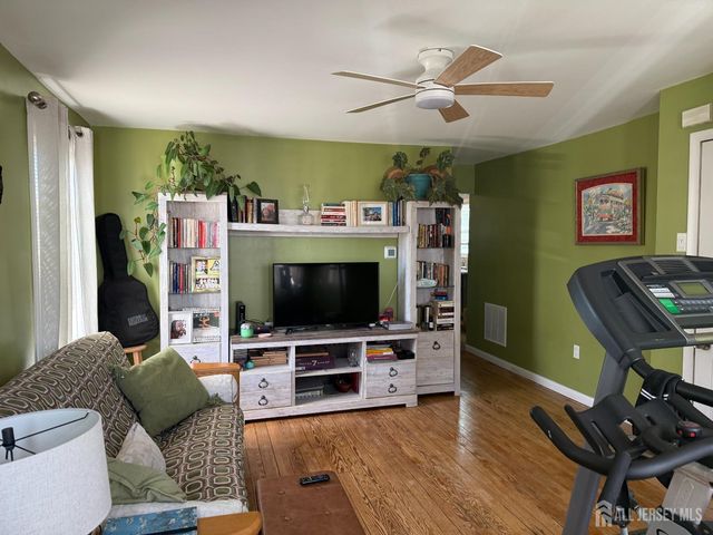 31 Edwin Street, Carteret, NJ 07008