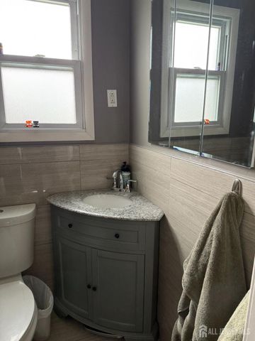 31 Edwin Street, Carteret, NJ 07008