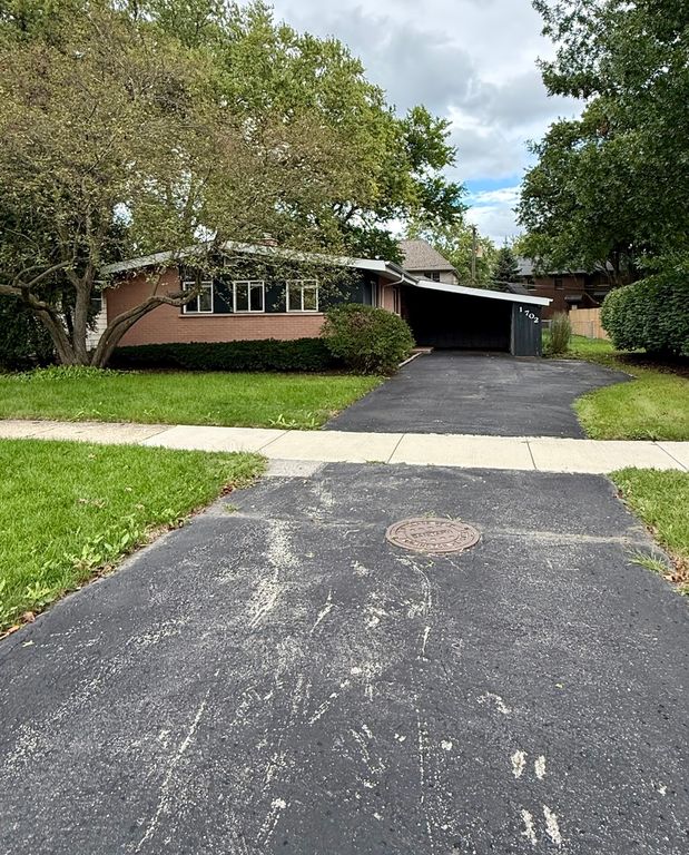 1702 W Oakton Street, Arlington Heights, IL 60004 — exterior