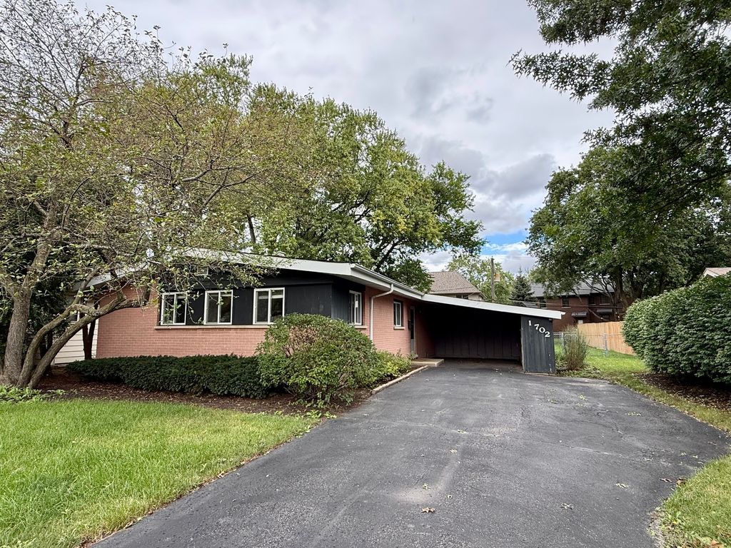 1702 W Oakton Street, Arlington Heights, IL 60004 — photo 2