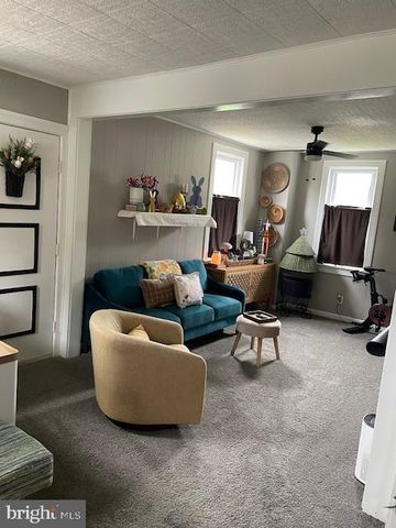 365 SPRINGVALE RD, Red Lion, PA 17356