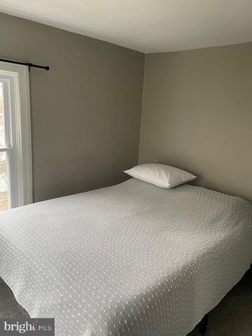365 SPRINGVALE RD, Red Lion, PA 17356