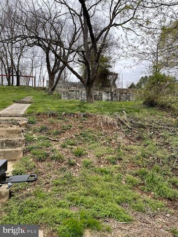 365 SPRINGVALE RD, Red Lion, PA 17356