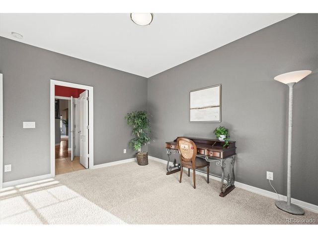 8149 S Blackstone Pkwy, Aurora, CO 80016