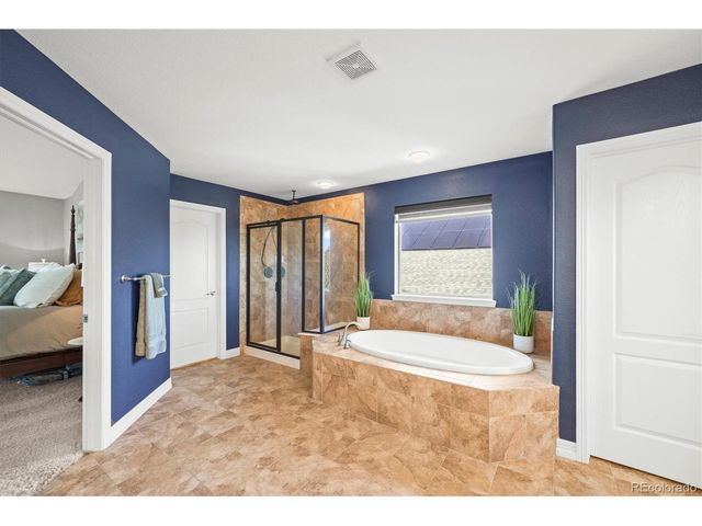 8149 S Blackstone Pkwy, Aurora, CO 80016