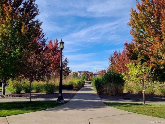 8149 S Blackstone Pkwy, Aurora, CO 80016