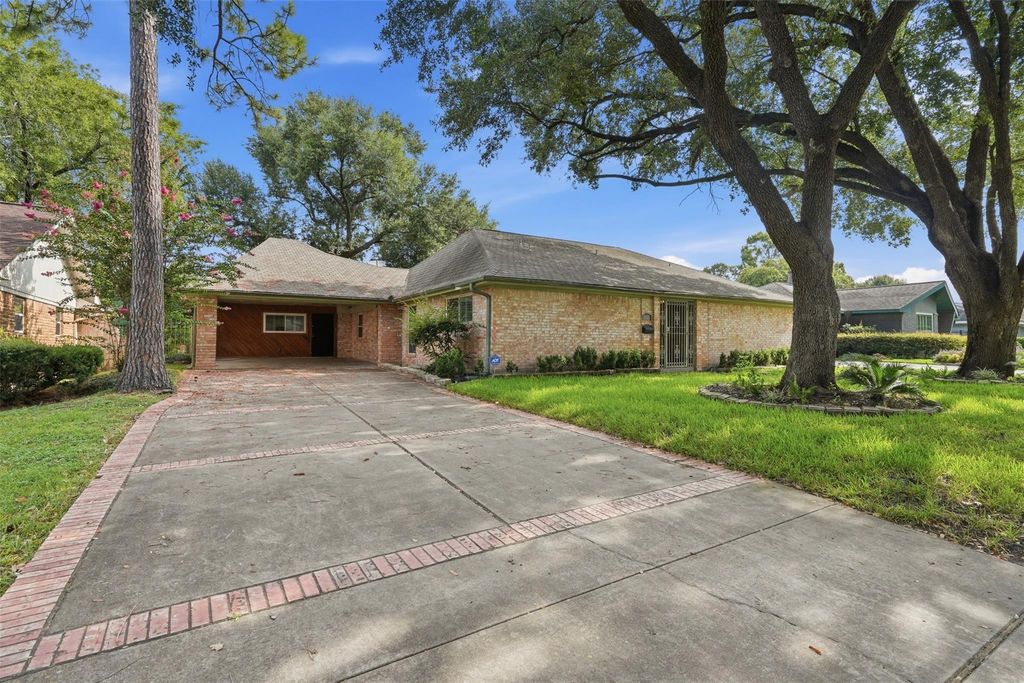 4418 Wigton Drive, Houston, TX 77096