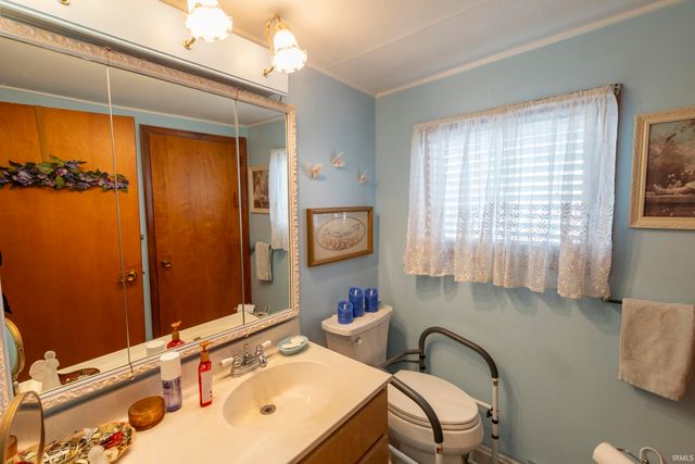 114 W Battell Street, Mishawaka, IN 46545