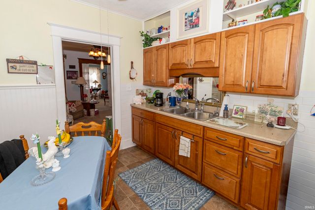 114 W Battell Street, Mishawaka, IN 46545