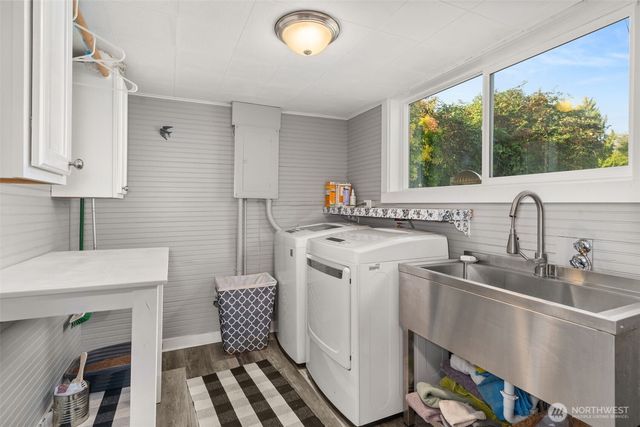 716 First Street W, South Bend, WA 98586