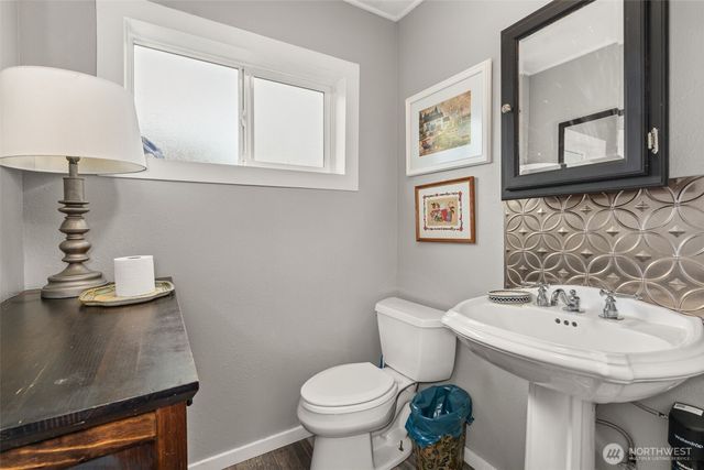 716 First Street W, South Bend, WA 98586