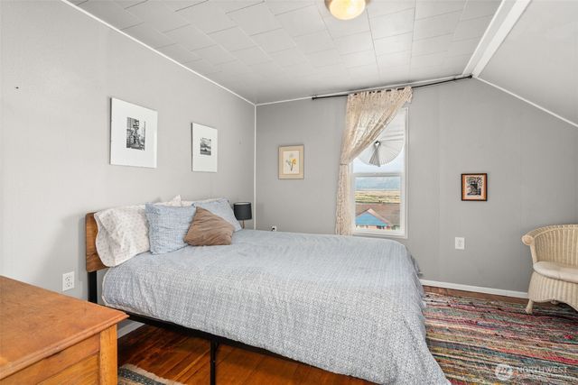 716 First Street W, South Bend, WA 98586