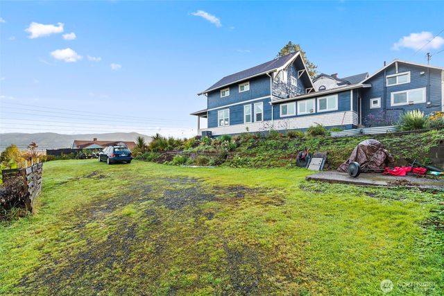 716 First Street W, South Bend, WA 98586