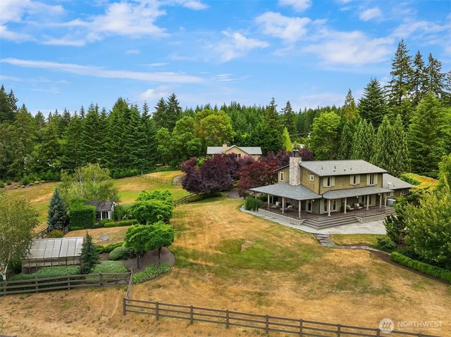 7195 NE High School Road, Bainbridge Island, WA 98110