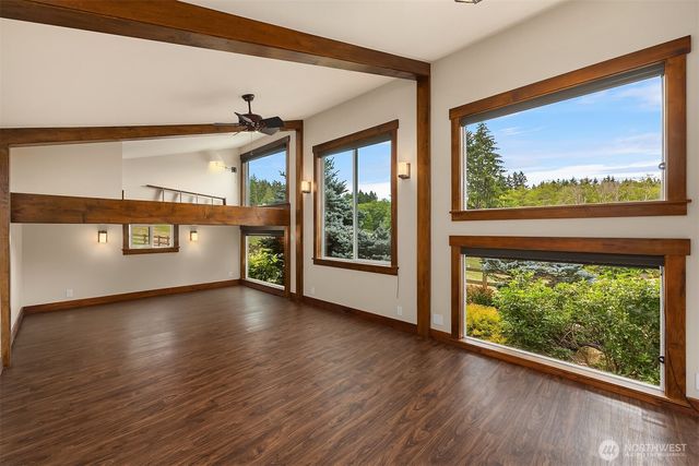 7195 NE High School Road, Bainbridge Island, WA 98110