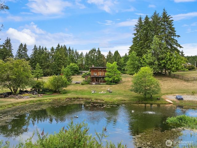 7195 NE High School Road, Bainbridge Island, WA 98110