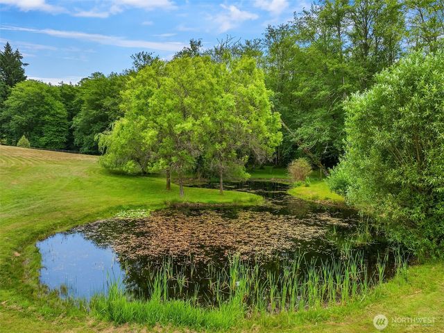 7195 NE High School Road, Bainbridge Island, WA 98110