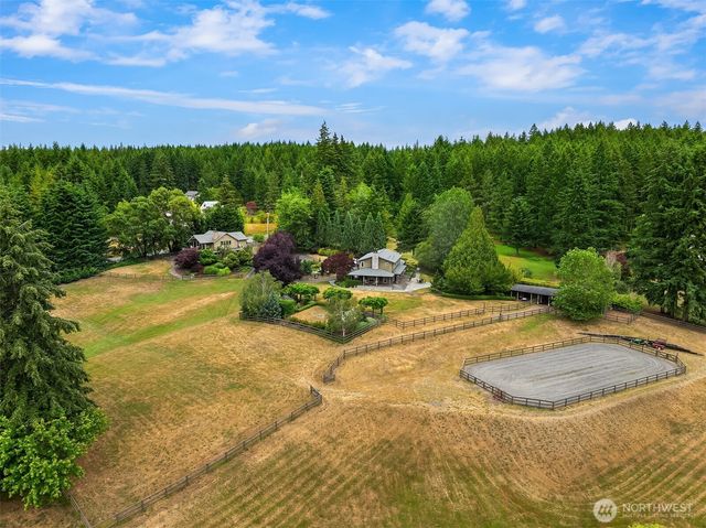 7195 NE High School Road, Bainbridge Island, WA 98110