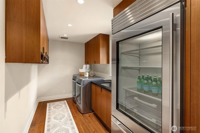 7195 NE High School Road, Bainbridge Island, WA 98110