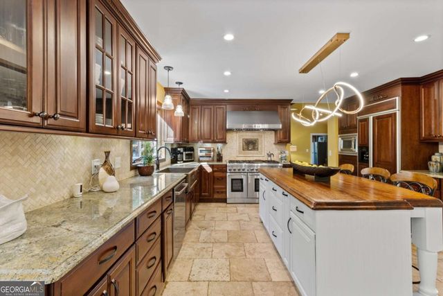 1532 Huntingdon Trail, Atlanta, GA 30350