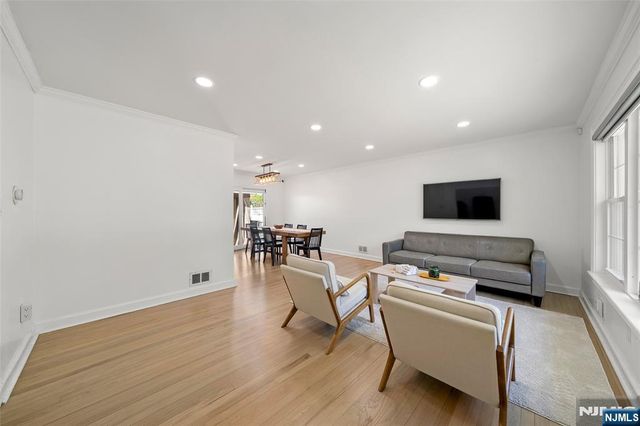 20 Blish Place, Dumont, NJ 07628