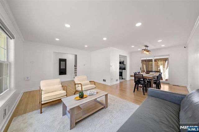 20 Blish Place, Dumont, NJ 07628