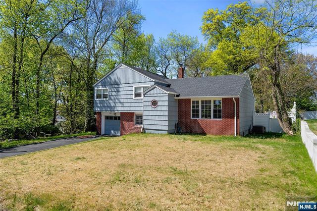 20 Blish Place, Dumont, NJ 07628