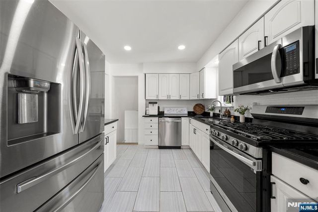 20 Blish Place, Dumont, NJ 07628