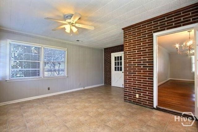 21 Columbus Drive, Savannah, GA 31405