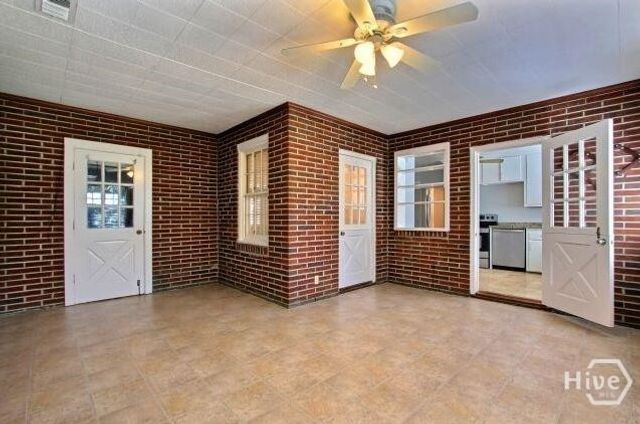 21 Columbus Drive, Savannah, GA 31405