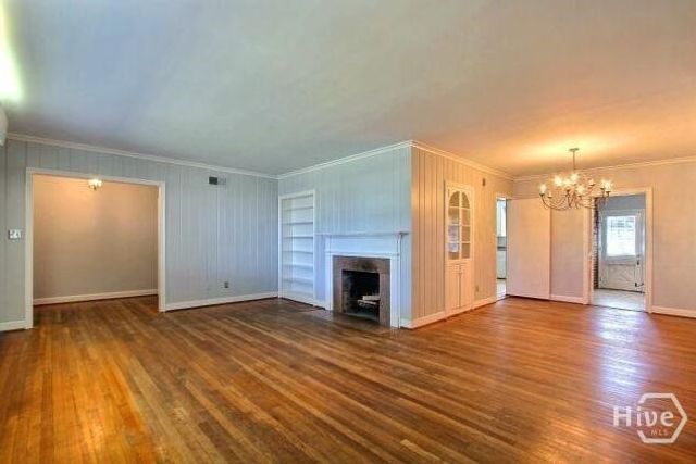 21 Columbus Drive, Savannah, GA 31405