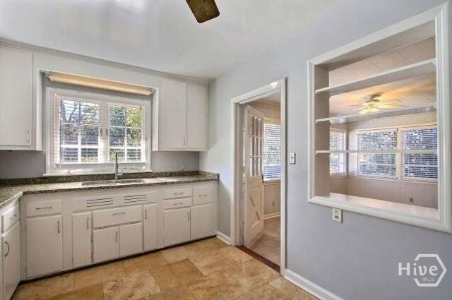 21 Columbus Drive, Savannah, GA 31405