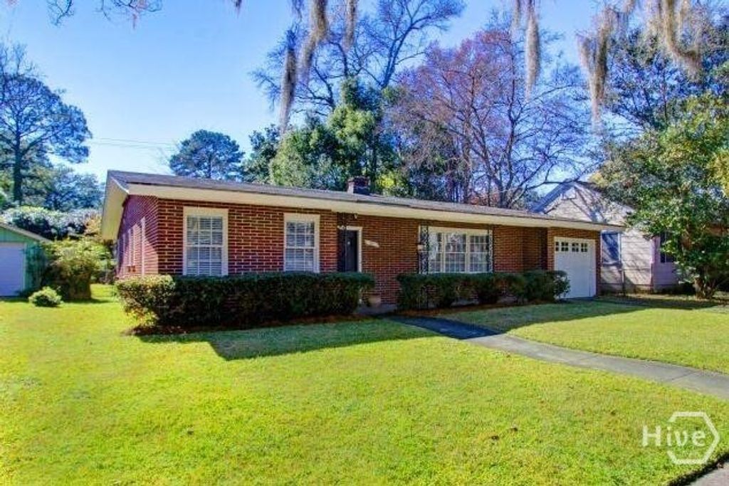 21 Columbus Drive, Savannah, GA 31405