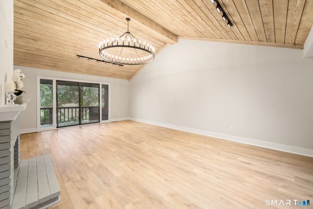 89 South Trail A, Stratford, CT 06614