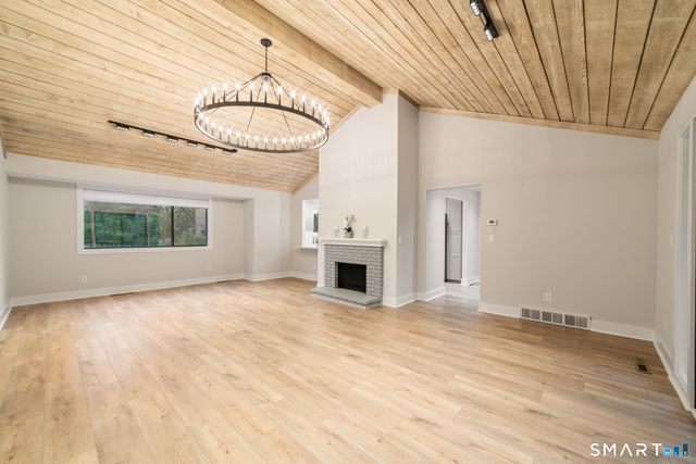 89 South Trail A, Stratford, CT 06614