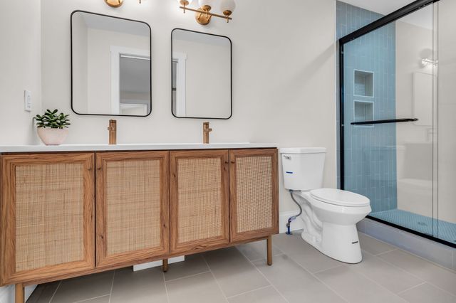 1000 W McKennie Ave, Nashville, TN 37206