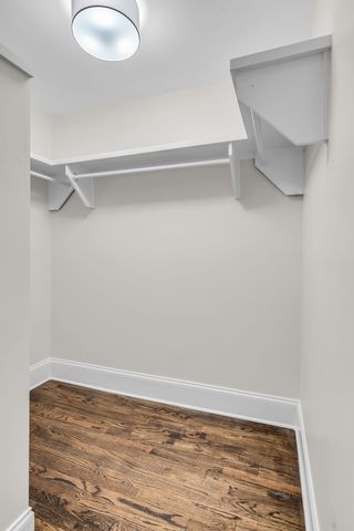 1000 W McKennie Ave, Nashville, TN 37206