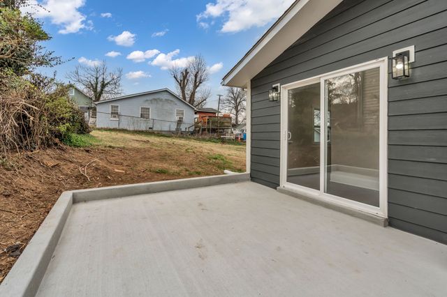 1000 W McKennie Ave, Nashville, TN 37206