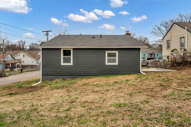 1000 W McKennie Ave, Nashville, TN 37206